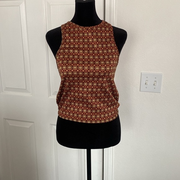 Gilded Intent open back sleeveless top. - Picture 10 of 11